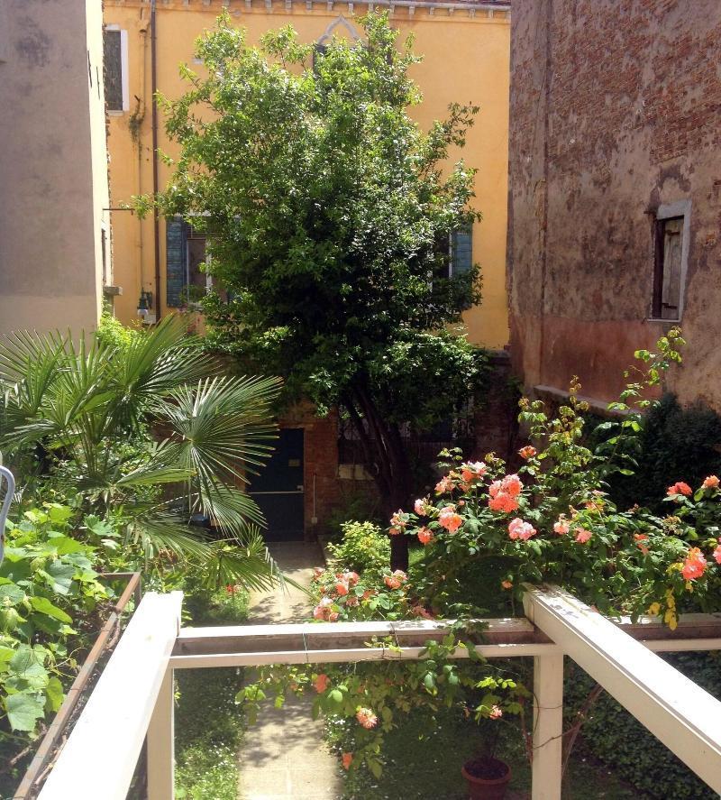 3749 Pontechiodo Bed & Breakfast Венеция Екстериор снимка