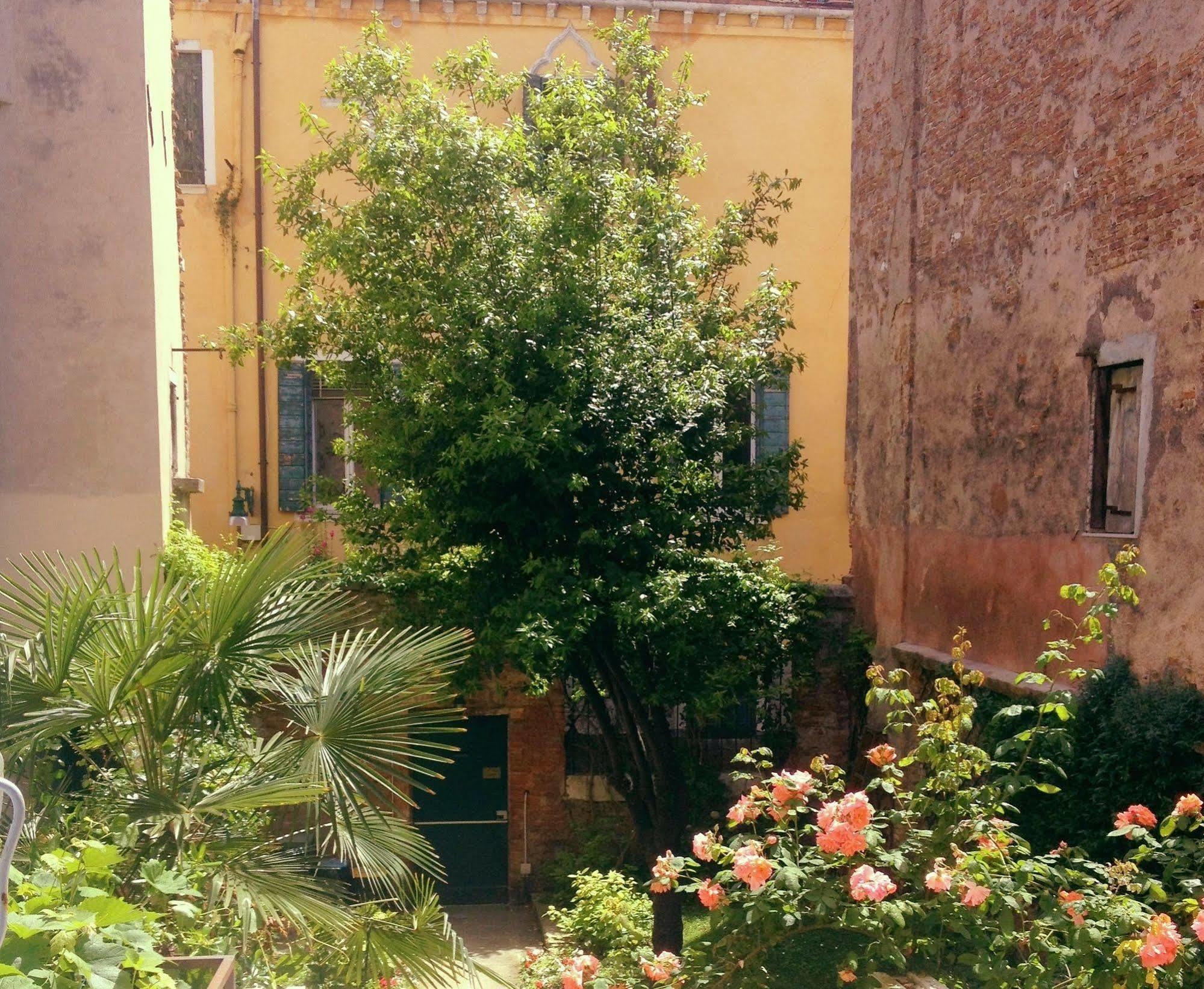 3749 Pontechiodo Bed & Breakfast Венеция Екстериор снимка