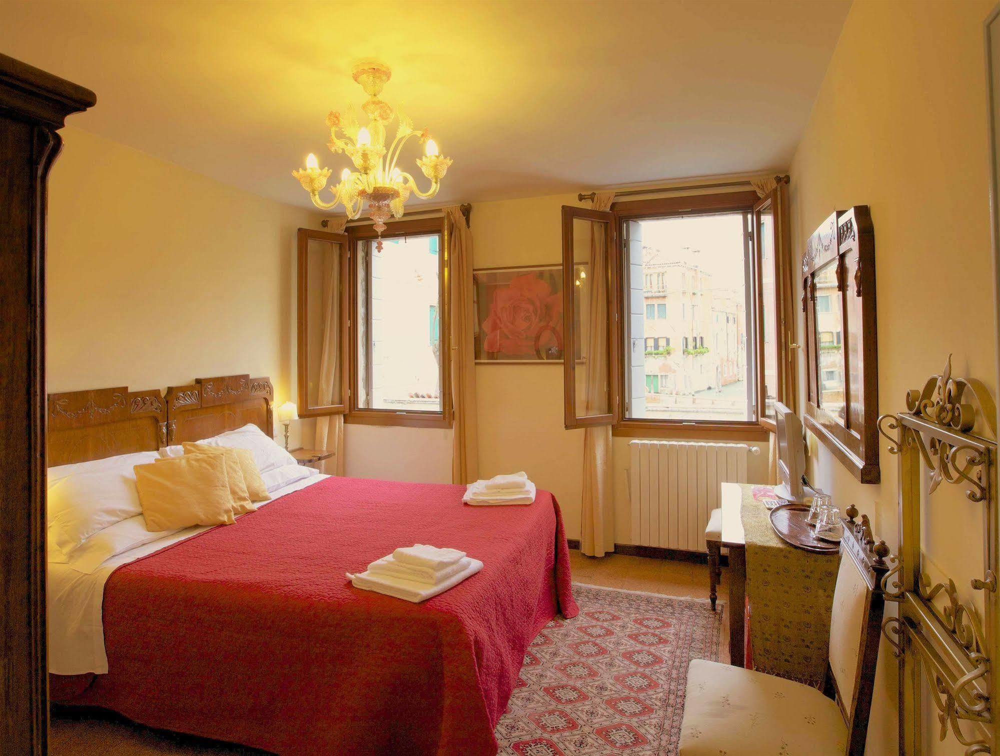 3749 Pontechiodo Bed & Breakfast Венеция Екстериор снимка